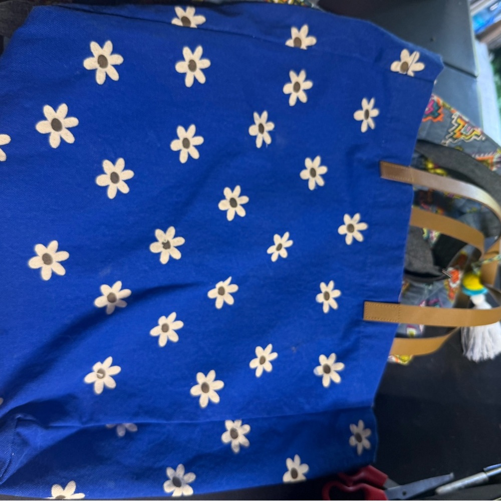 Dayna Lee Blue Tote Bag with Floral Pattern 👜👠